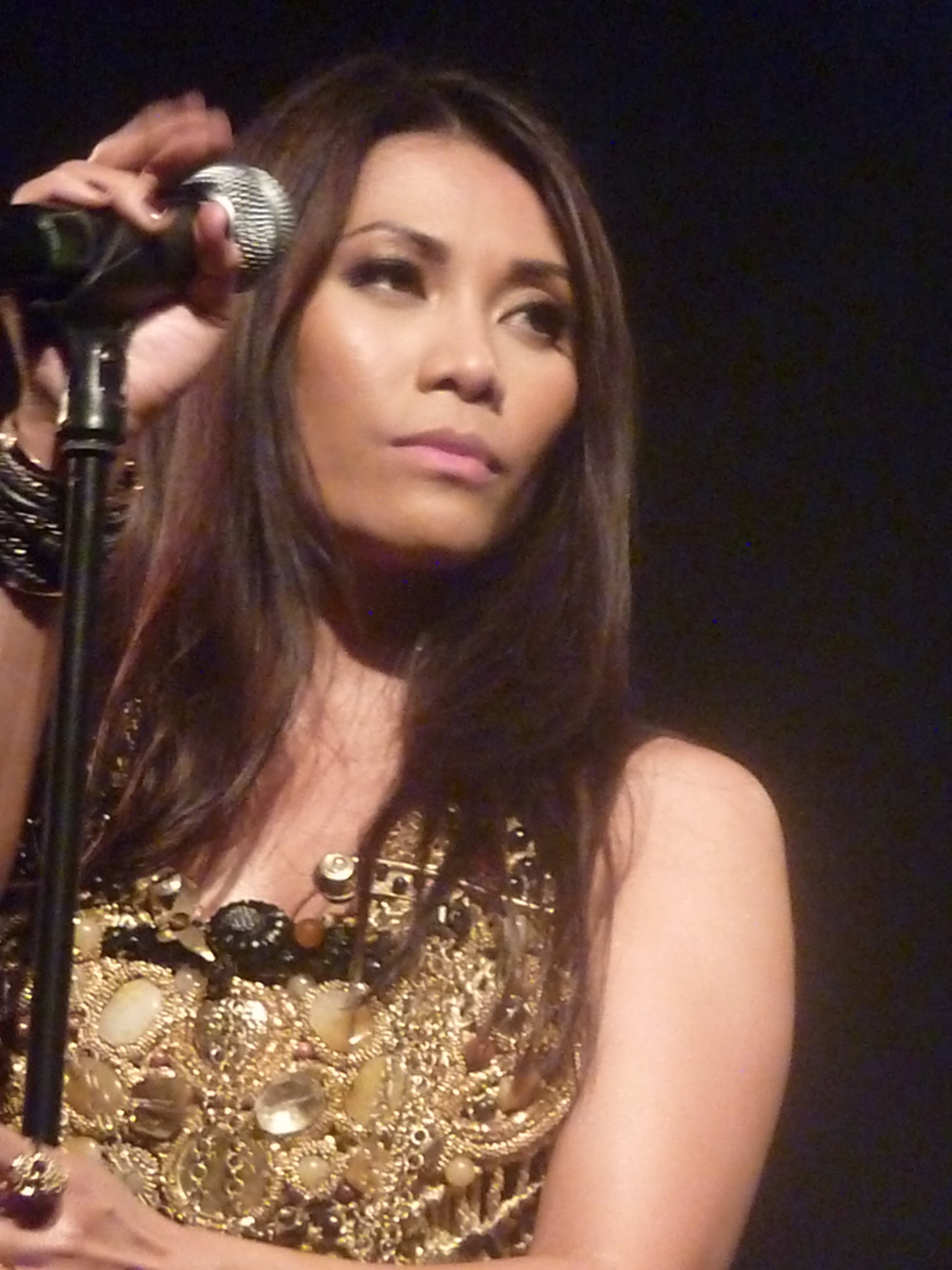 Foto Anggun C. Sasmi
